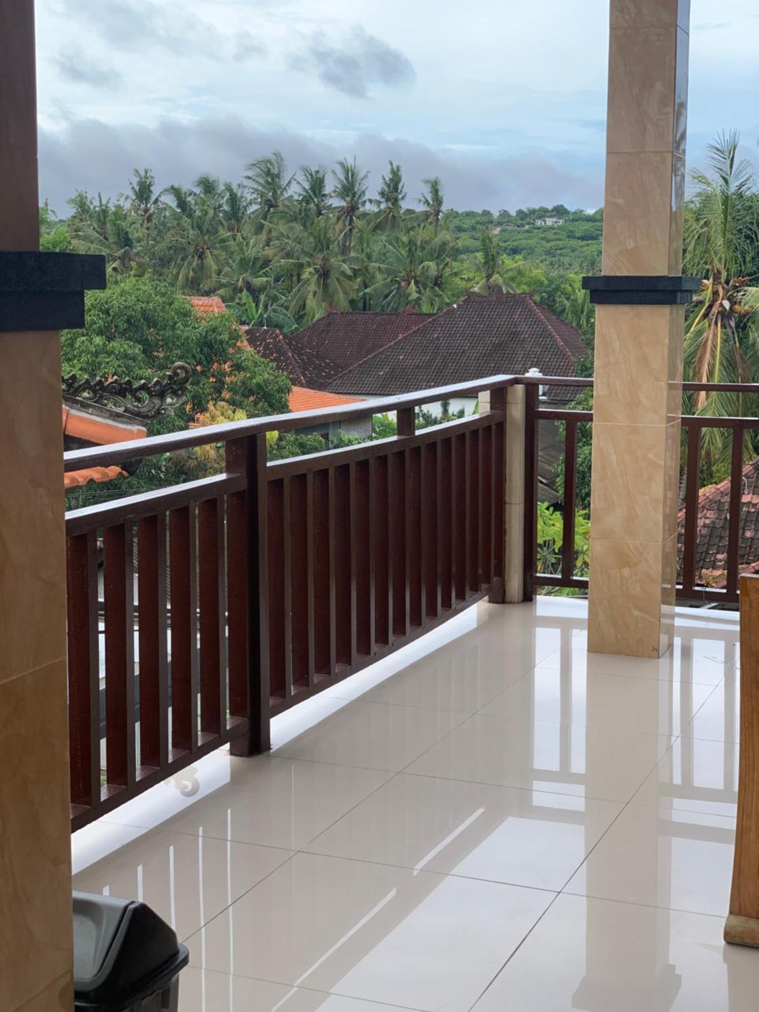 Bima Homestay Lembongan Exterior photo